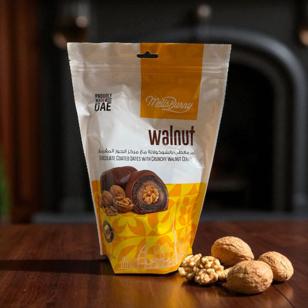 Box of chocolate-coated dates with walnuts, 500g Dubai souvenir.