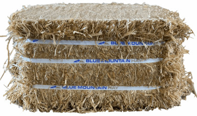 50 lb Smart Straw Certified Weed-Free Bale in Easy Bale Box for Bedding and Landscaping