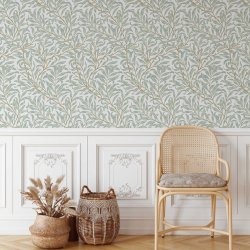 An undeniably classic William Morris design, this Willow Bough wallpaper will bring a calming and relaxing feel to your interior.