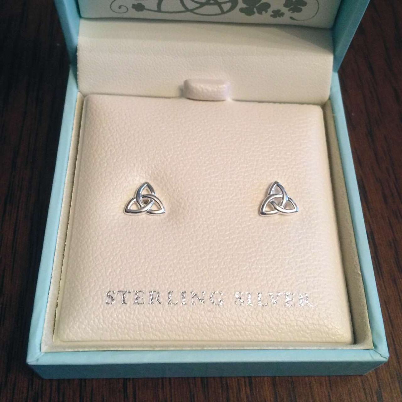 Trinity KnotイヤリングSmall Studsシルバーアイルランド製 : Elensan 925スターリングシルバーTrinity Knot