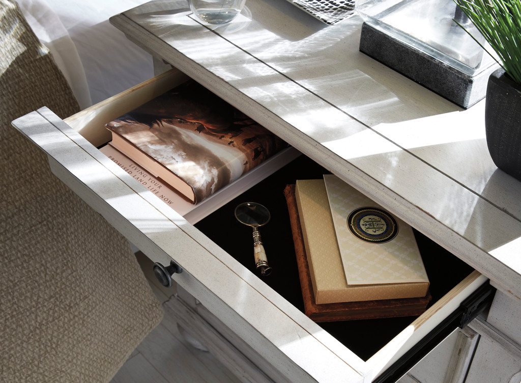 The Kanwyn Storage Bedroom Collection