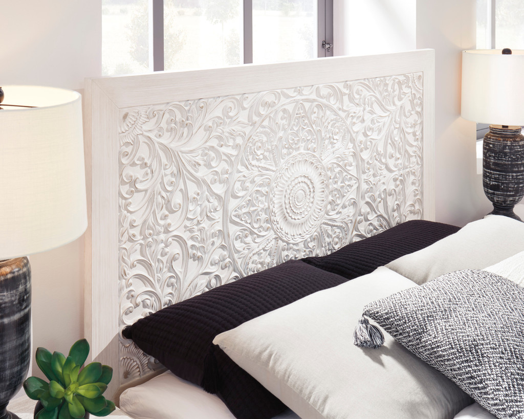 The 5pc Paxberry  Bedroom Collection