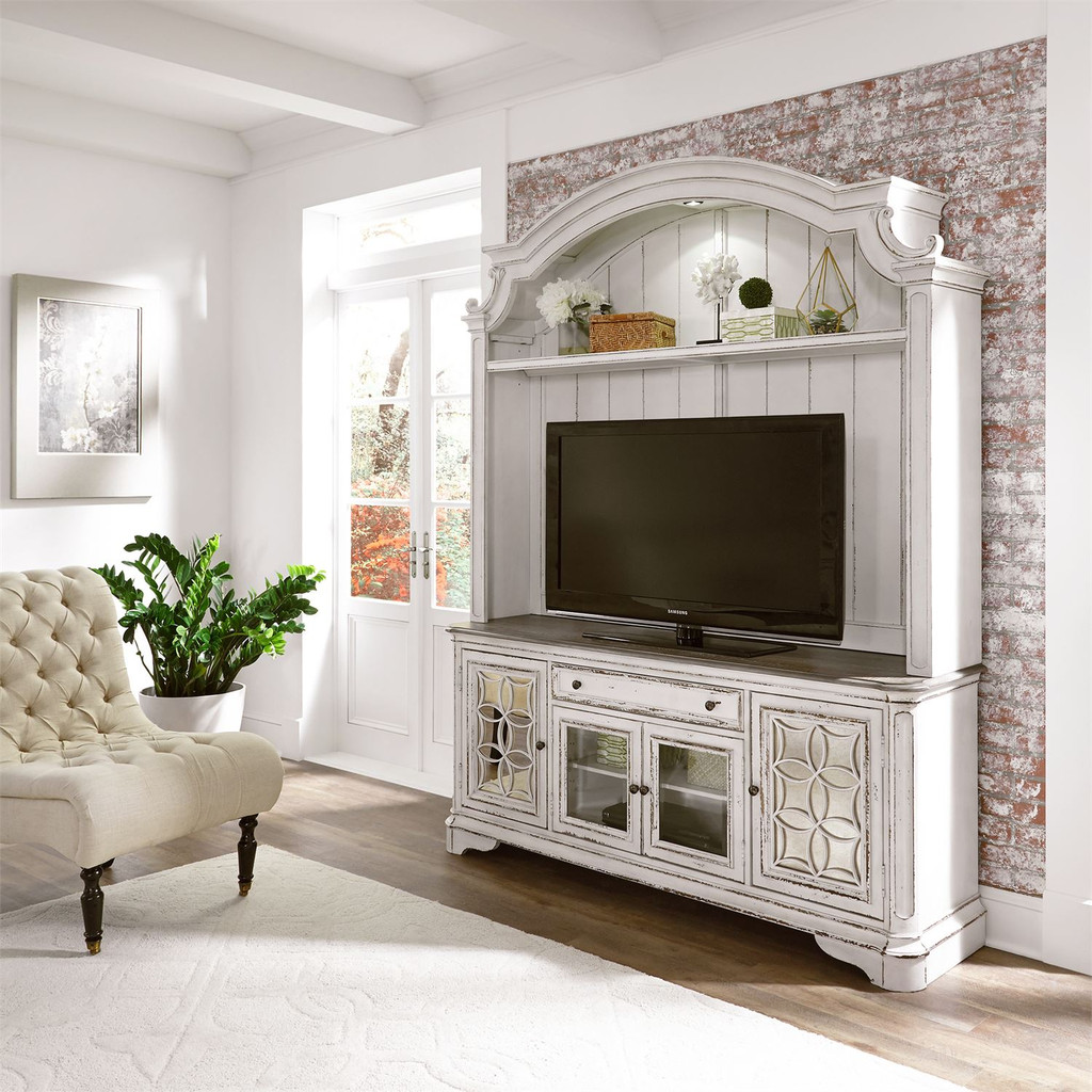 The Magnolia Manor Entertainment Center