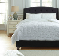 The Rimy White 3pc Comforter Collection