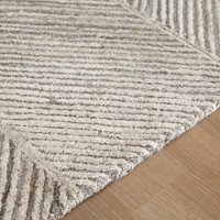 The Leaford Accent Rug