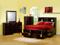 Set includes: 3pc queen bed, 2 night stands, and dresser with mirror