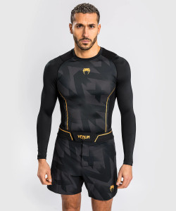 Venum Razor Rashguard Long Sleeves - Black/Gold Venum Razor Rashguard Long Sleeves - Black/Gold