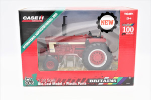 Britains Case International Harvester Farmall 1066 (43294)