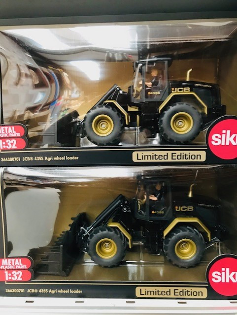 SIKU Limited Edition JCB Agri Wheel Loader (366300701)
