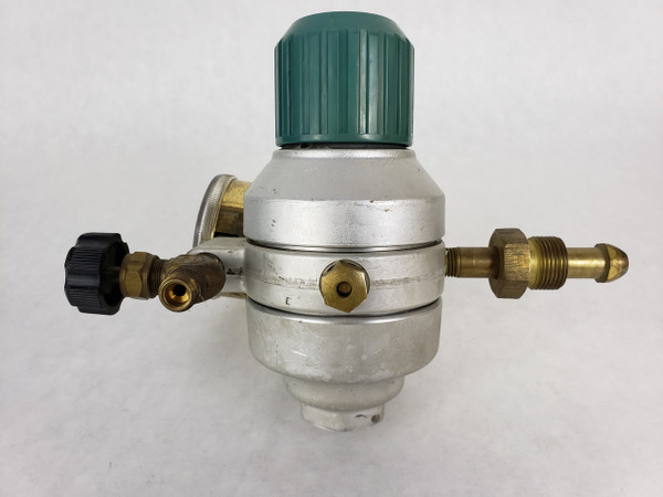 AIR PRODUCTS Specialty Gas Regulator with Gauges E12-Q-N515C 4000psi