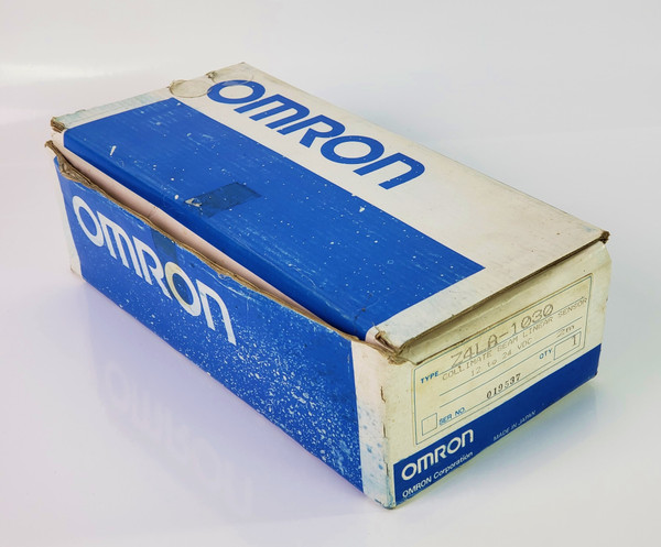 OMRON Z4LA-1030 Collimate Parallel-Beam Linear Sensor Excellent Condition