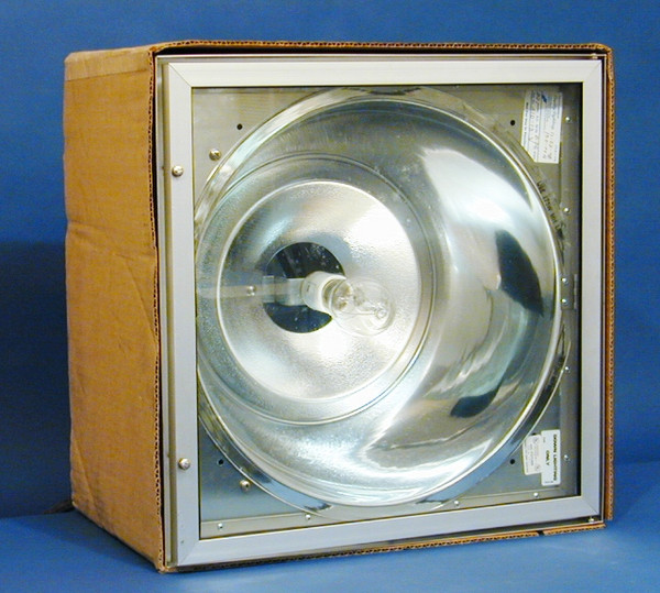 Quality Stainless Steel Light Fixture
(in inner Box)