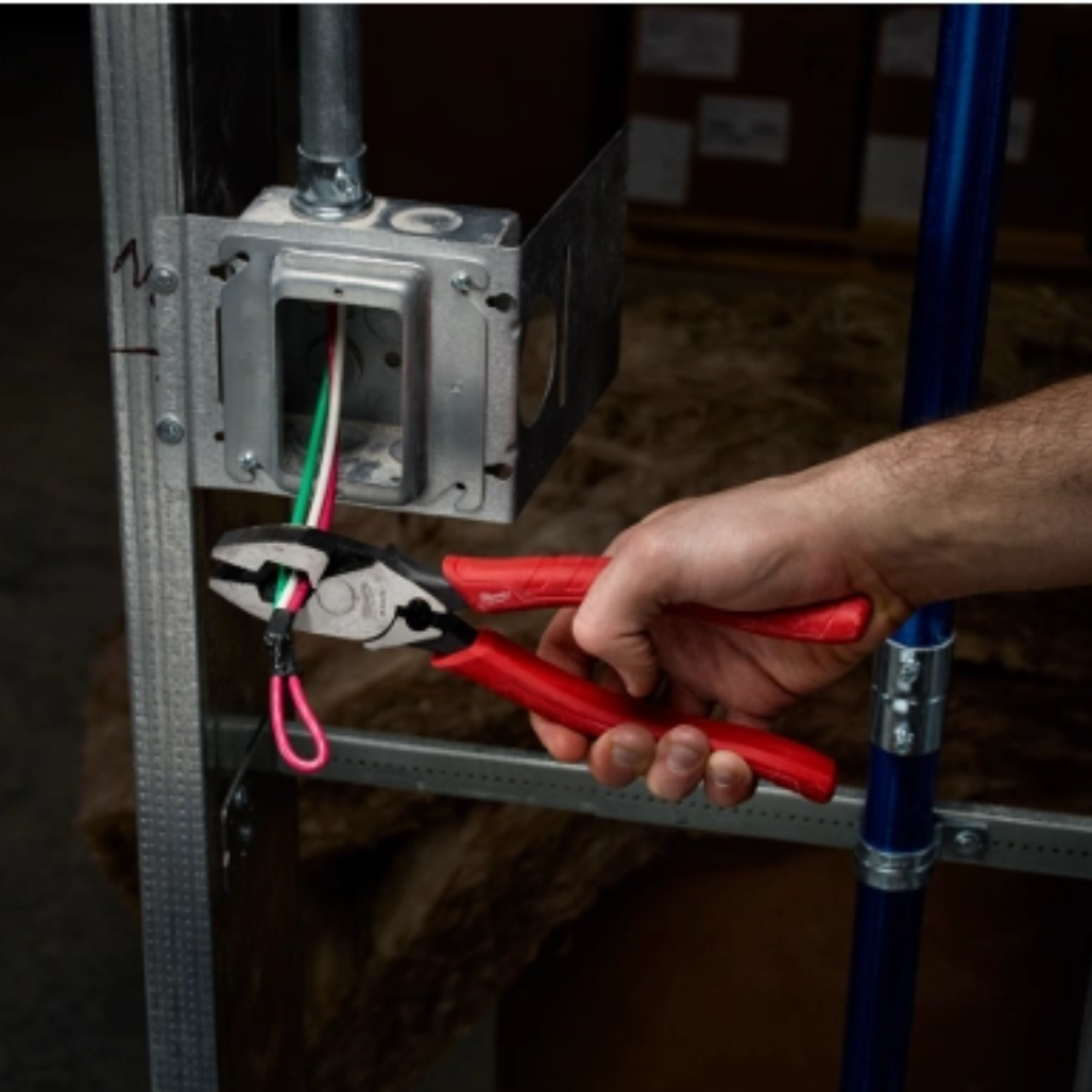 Pinza de Electricista con Ponchadora de 9in 48226100 Milwaukee