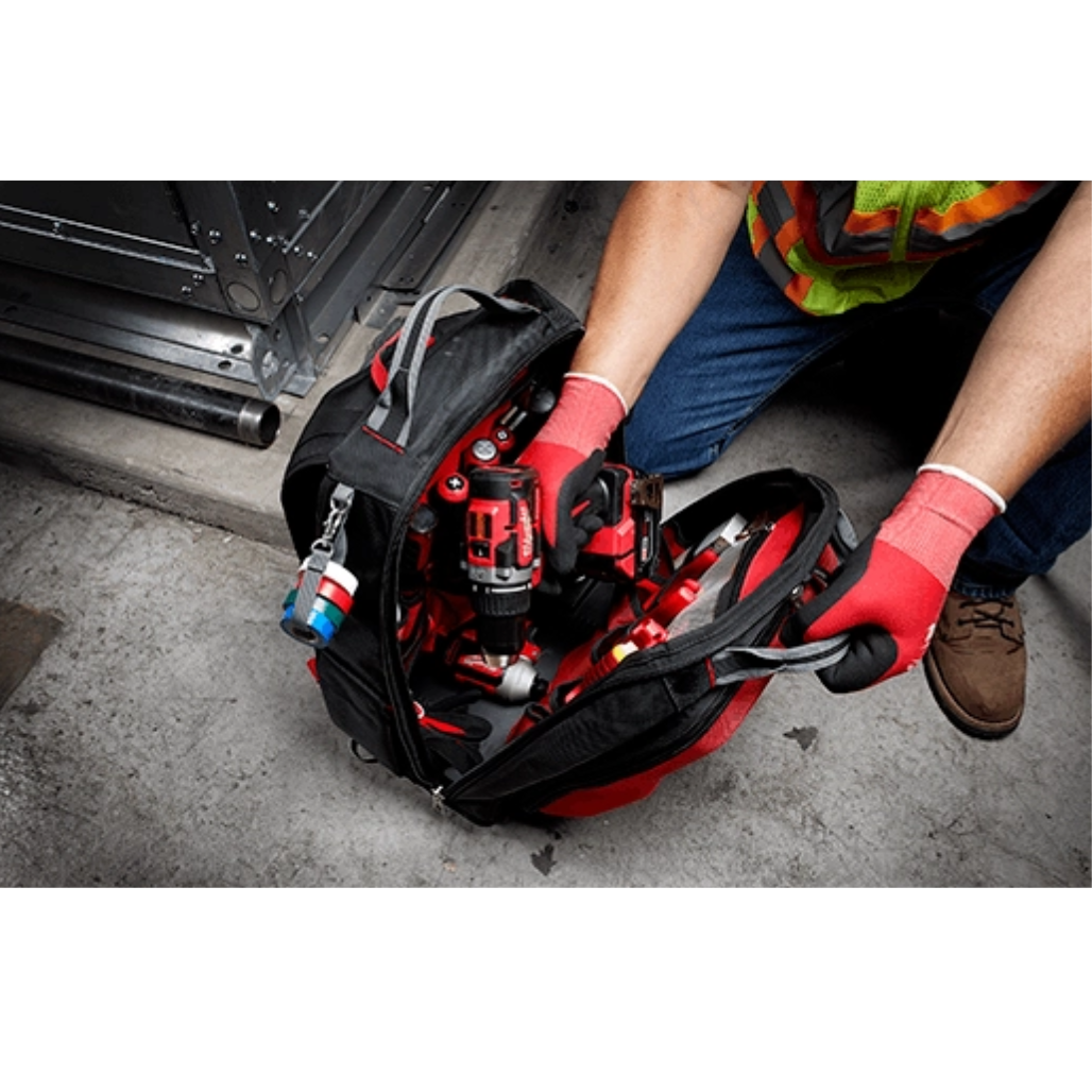 Mochila Porta Herramientas PACKOUT con 48 Bolsillos 48228301 Milwaukee