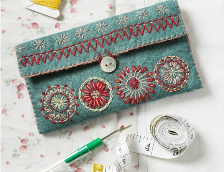Sewing Pouch Felt Craft Mini Kit: English