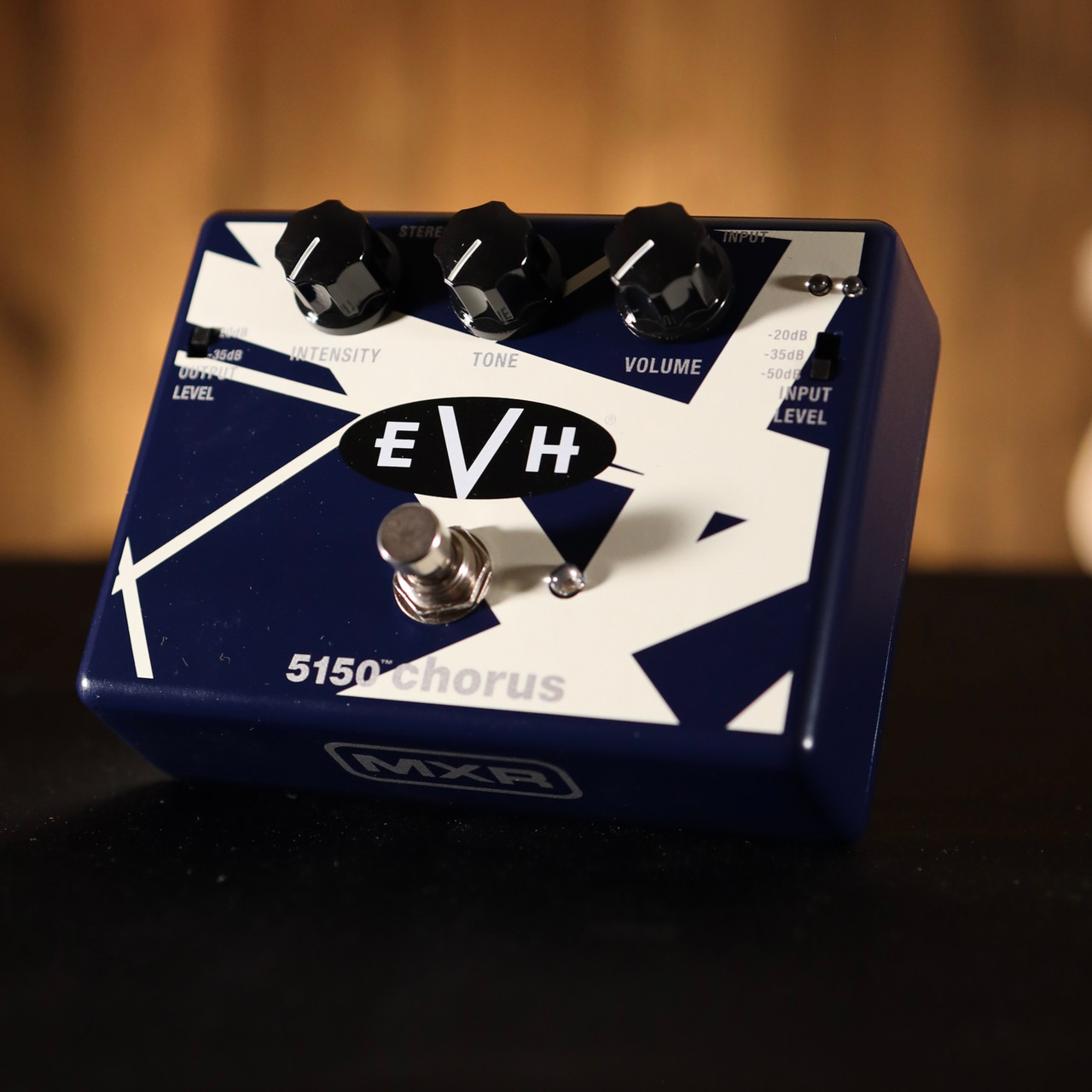 EVH 5150 Chorus 新品 MXR® EVH 5150™ Chorus : Musical Instruments