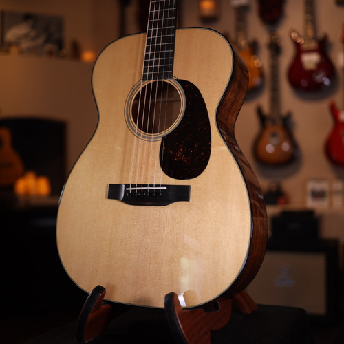 Martin 00-18 Standard Series Acoustic Guitar - Natural Aging Toner 6193