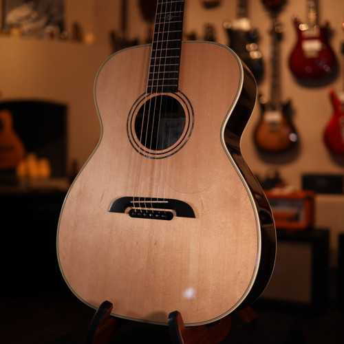 Alvarez Yairi FYM70 Masterworks Series Folk/OM Acoustic Guitar - Natural 7808