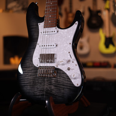 その他 Jazz Party + 2(import) NBD x 2: MIJ Fender Jazz and FSR Precision w/ Matching