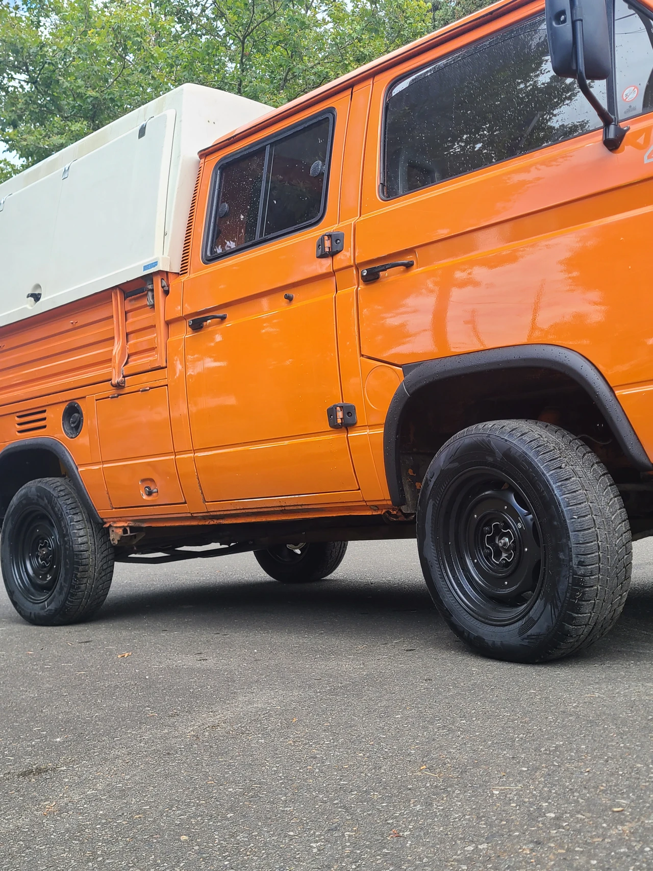 Mobelwagen Interceptor 16