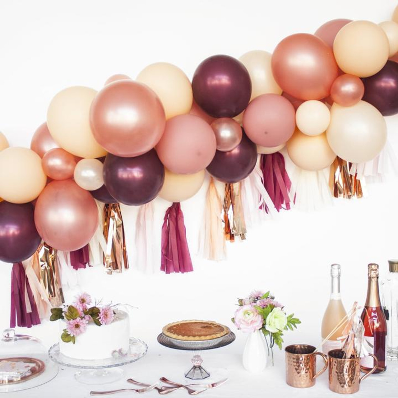 Organic Arch Garland balloon with tassels