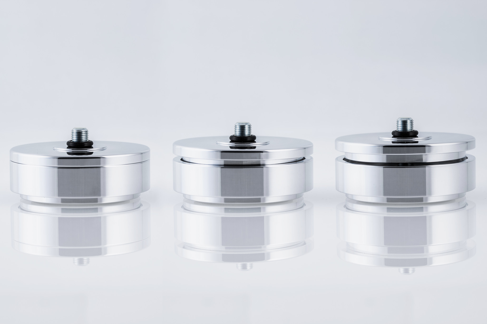 TransRotor Strato Nero/Bianco TMD at True Audiophile