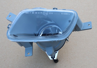 2005-2007 Volvo V70 Driver Side Fog Light Assembly
