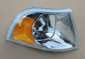 2000 Volvo S40 Passenger Side Turn Signal Assembly