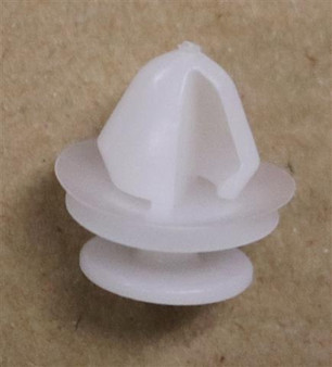 OEM Volvo Part Number 30648141 (Rocker Molding Clip)