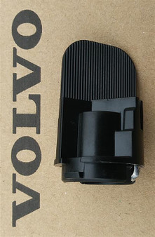 USED OEM Volvo Part Number 9483287 (Rear Turn Signal Bulb Socket)