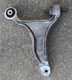 2001-2007 Volvo XC70 Front Control Arm - Passenger Side