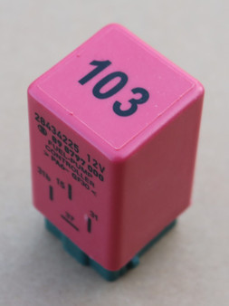 1995-1997 Volvo 850 Fuel Pump Relay