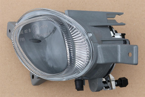 2001-2007 Volvo XC70 Fog Light Assembly [Driver Side]
