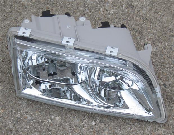 Volvo V40 Passenger Side Headlight Assembly [CHROME TYPE]
