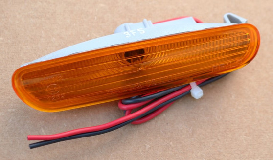 2000 Volvo V40 Front Side Marker Light Fixture (Amber Lens)