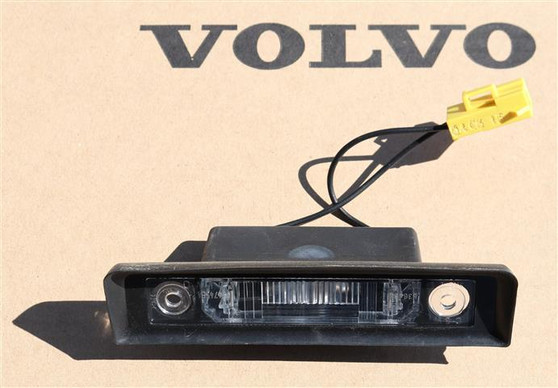 1998-2004 Volvo C70 License Plate Light Assembly [USED]
