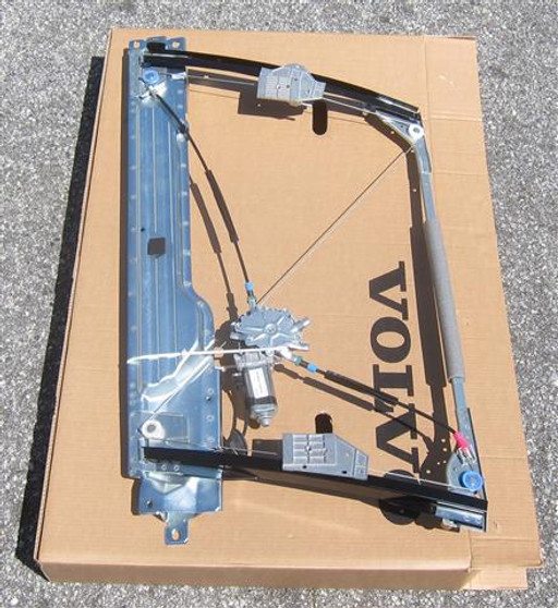 1998-2004 Volvo C70 Front Window Regulator