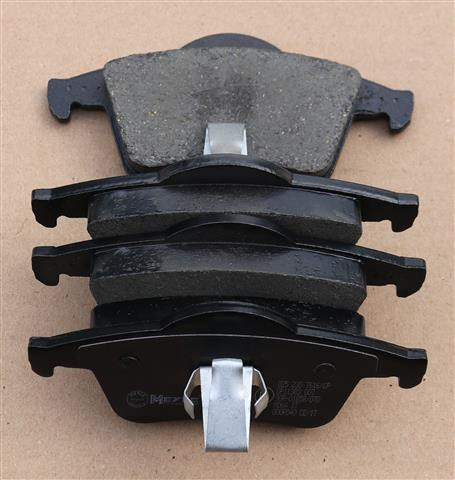 2001-2007 Volvo XC70 Rear Brake Pads [Ceramic Set]