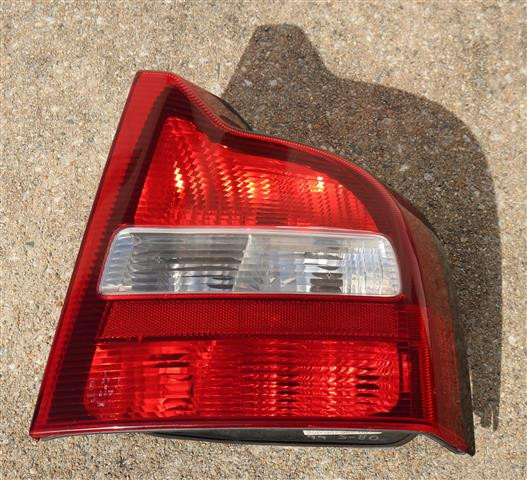 1999-2000 Volvo S80 Tail Light Assembly - Passenger Side - USED