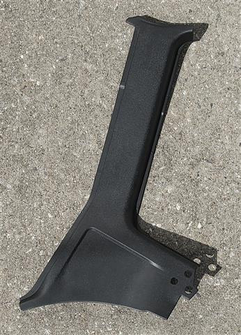 Volvo 240 Wagon C-Pillar Covers in Black | Voluparts Online Store