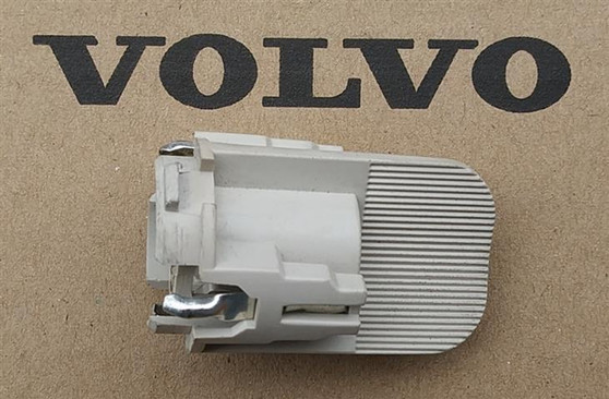 USED OEM Volvo Part Number 9483291 (Rear Bulb Socket)