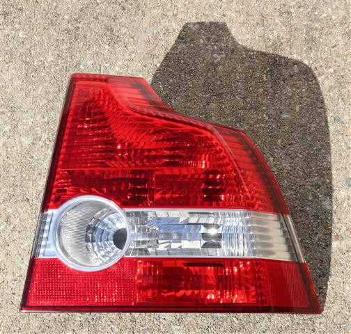 2004.5-2007 Volvo S40 Tail Light Assembly [Right/Passenger Side] - USED