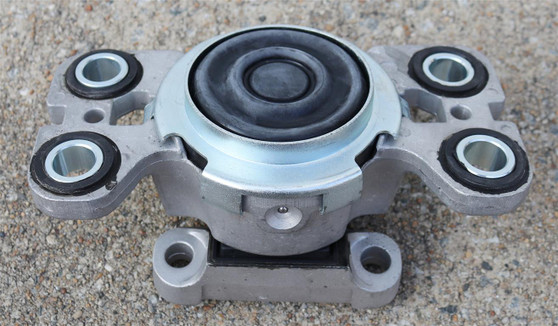 2008-2010 Volvo V70 LH Motor Mount
