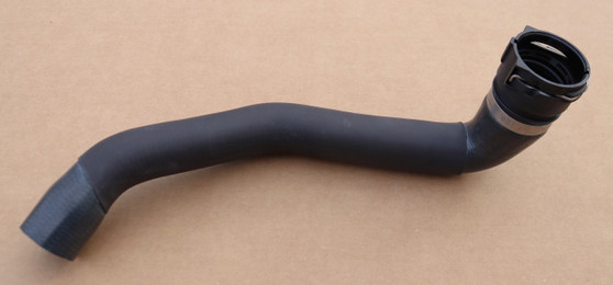 2007-2014 Volvo XC90 3.2 Lower Radiator Hose
