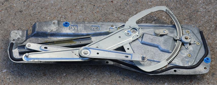 Volvo V70 Right Front Window Regulator (1998 1999 2000)
