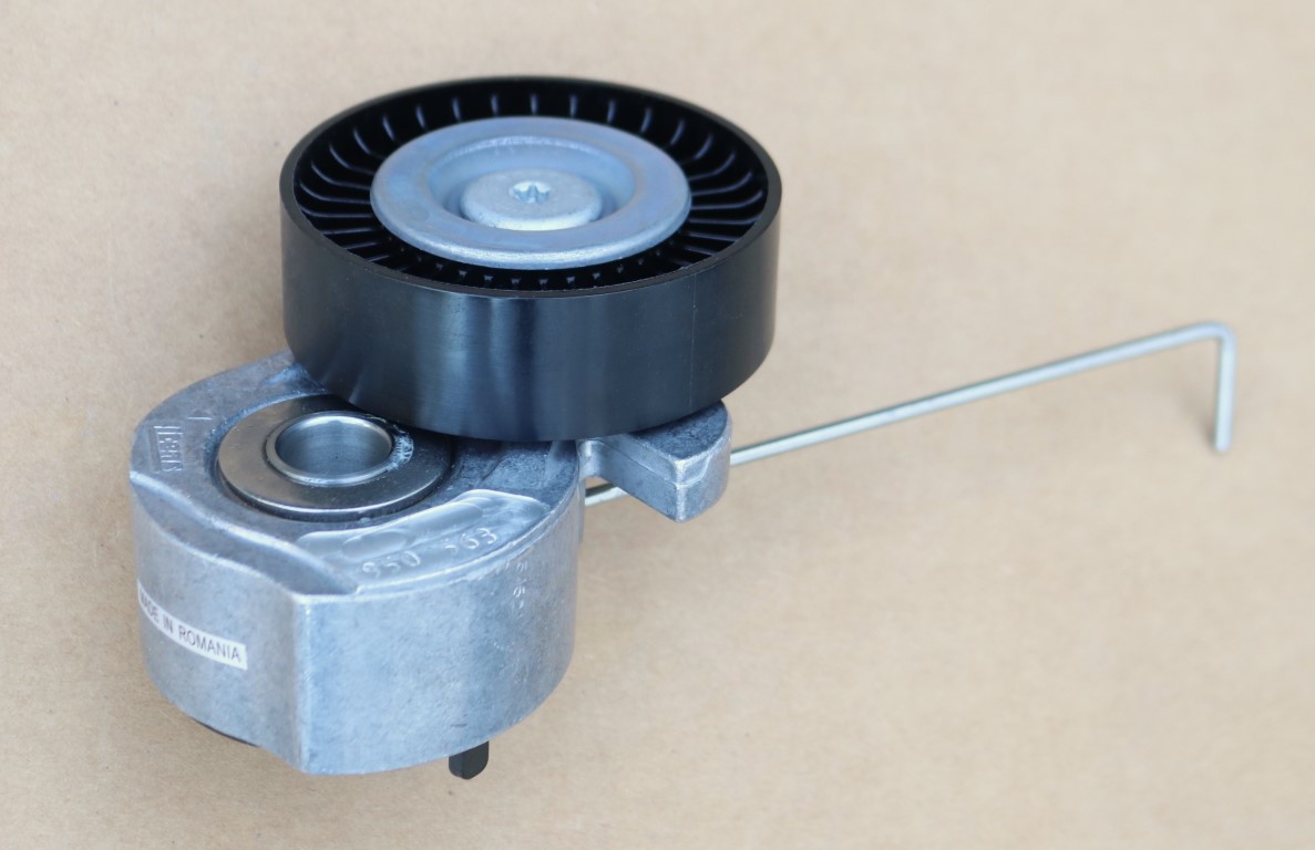 Volvo XC60 Serpentine Belt Tensioner (3.2/3.0L T6) 20102016