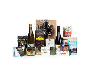 Gourmet BC wine gift box featuring Cassini Cellars Pinot Noir and Roche Pinot Gris 2018 paired with BC local snacks (chocolate, crackers, smoked salmon, etc.) and cedar box smoked salmon packaged in signature Green & Green gift box with ribbon and bow. Gourmet BC wine gift box featuring Cassini Cellars Pinot Noir and Roche Pinot Gris 2018 paired with BC local snacks (chocolate, crackers, smoked salmon, etc.) and cedar box smoked salmon packaged in signature Green & Green gift box with ribbon and bow.