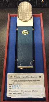 Blue Microphones Blueberry Large-Diaphragm Studio Condenser Microphone Blue Microphones Blueberry Large-Diaphragm Studio Condenser Microphone
