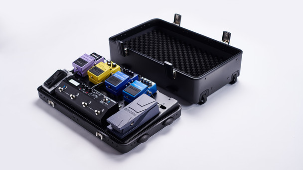 BOSS BCB-1000 Suitcase-Style Pedalboard with Retractable Handle, Built-In Wheels, Aluminum Mounting Surface, Junction Box, and Cable Management System (BCB-1000)