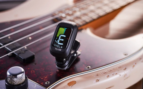 Roland TU-02 Clip-On Tuner for Guitar, Bass, Ukulele, and Other Stringed Instruments (TU-02)